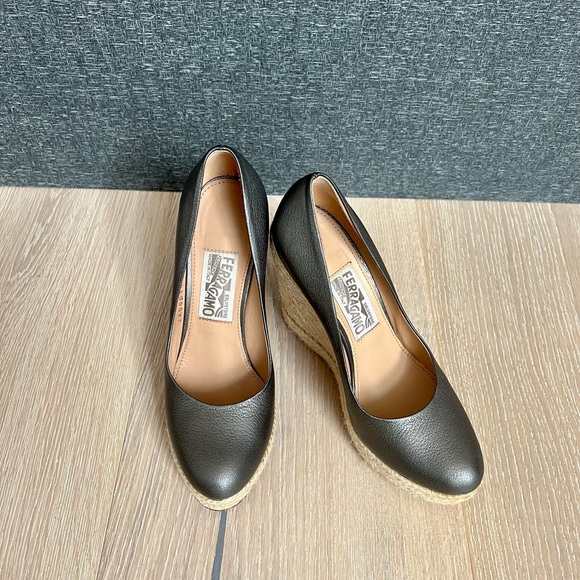 Salvatore Ferragamo Gunmetal colored Wedges in size 6 - Picture 9 of 11